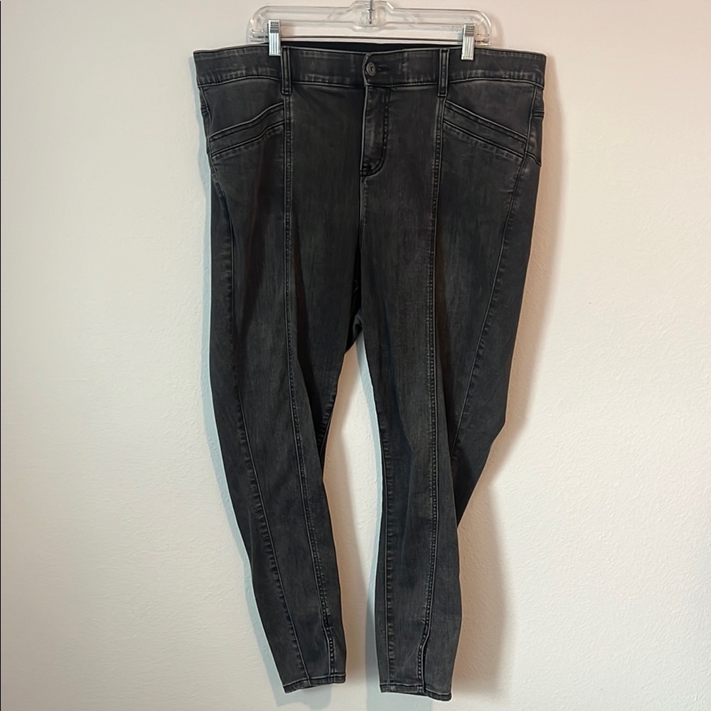 Torrid Black Center Seam Bombshell Super Soft Skinny Jeans Tall Fit - Picture 1 of 5